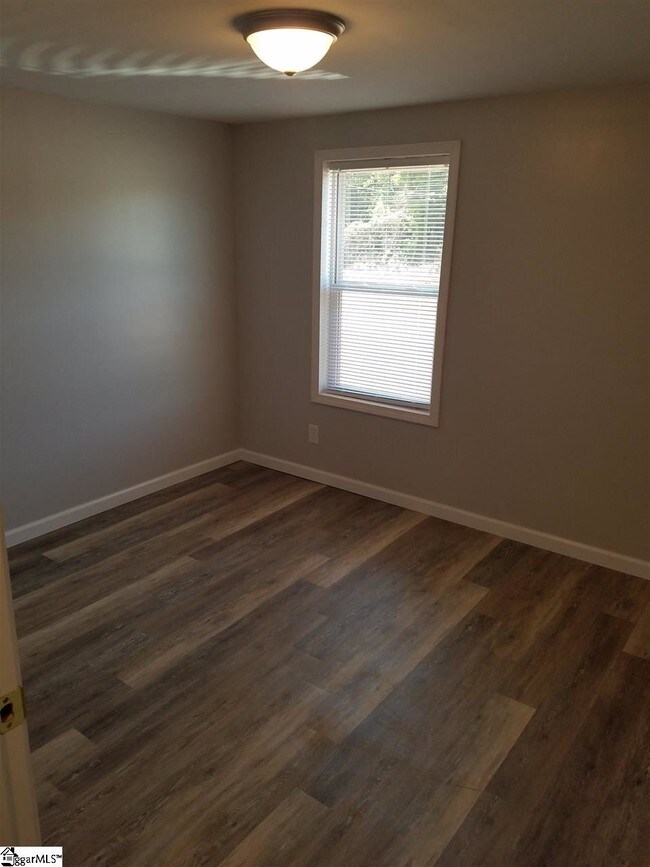 Building Photo - 538 Farrs Bridge Rd