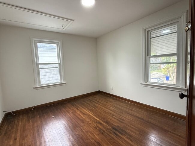Building Photo - Charming 3 beds 1.5 baths in Columbus!