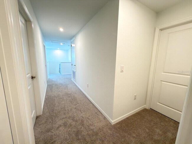 Building Photo - 1327 Normandy Dr