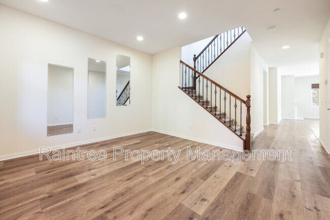 Building Photo - 1735 Avenida Regina