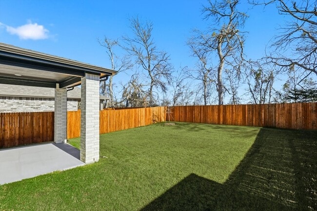 Building Photo - 5611 Chasewood Dr