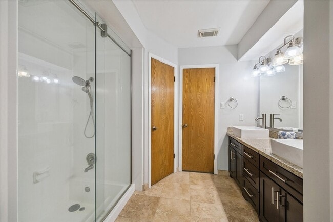 Building Photo - 1711 Chestnut Ridge Rd