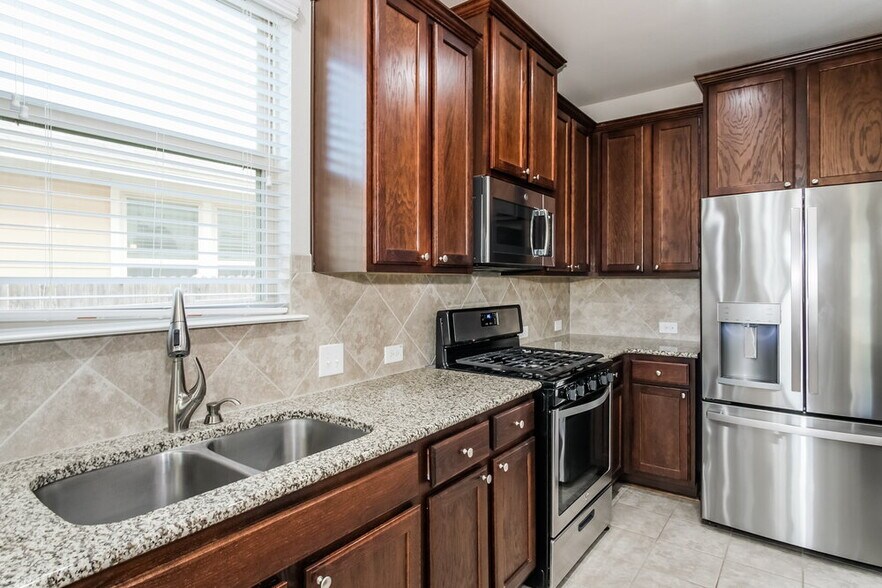 Building Photo - 311 Eagle Brook Ln