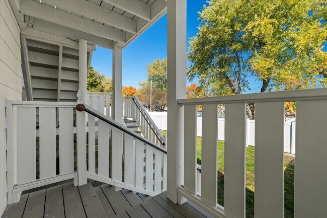 Building Photo - 378 S Mammoth Rd