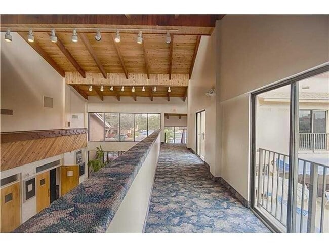 Building Photo - 370 NW 76th Ave