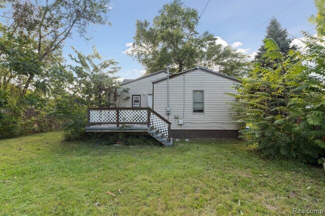 Building Photo - 5315 Edgewood St