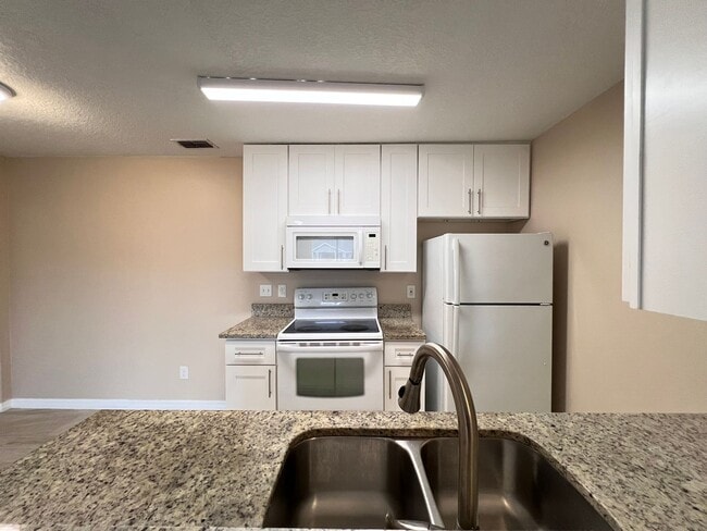 Building Photo - Lake Mary - Condo