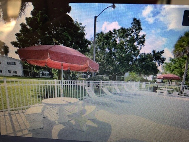 Building Photo - 4504 3rd St Cir W