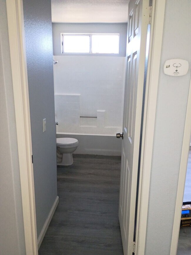 Building Photo - MOVE-IN -READY