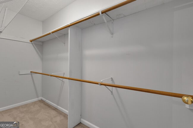 Building Photo - 115 Rockhurst Chase