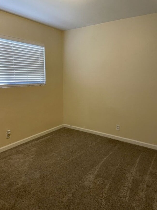 Building Photo - Nicely Upgraded Single Story Home in Vande...