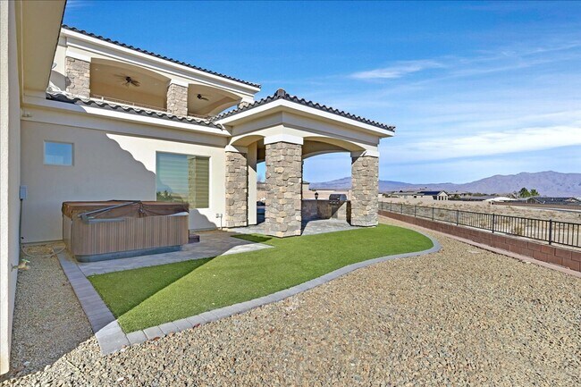 Building Photo - Custom Luxury Home with Strip and Mountain Views!