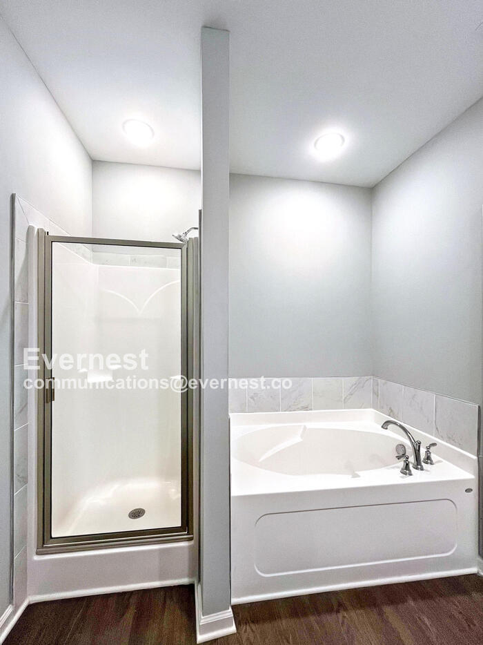 Building Photo - 1305 Ventura Ln
