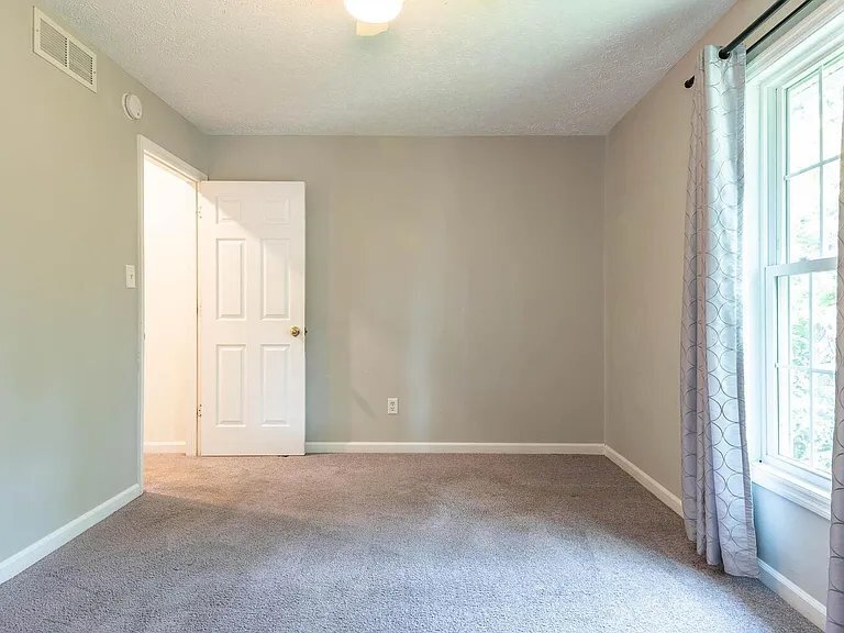 Building Photo - 731 E Sherwood Hills Dr