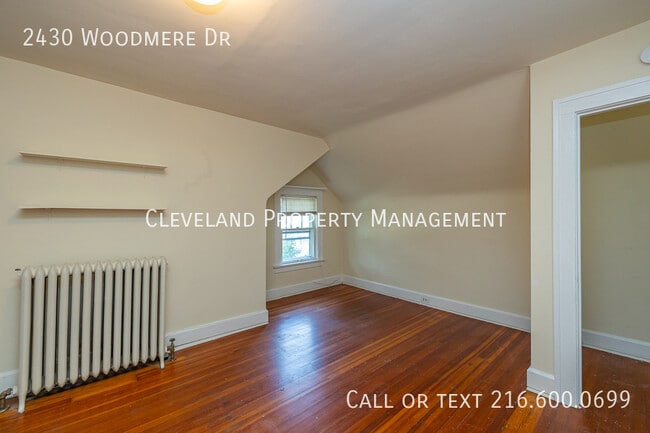 Building Photo - 2430 Woodmere Dr
