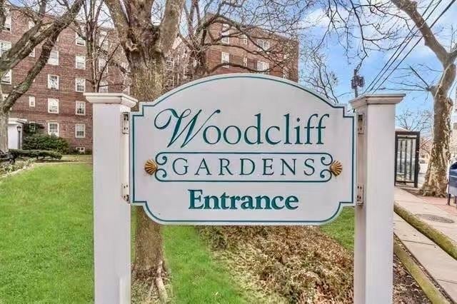 Building Photo - 8650 BLVD E