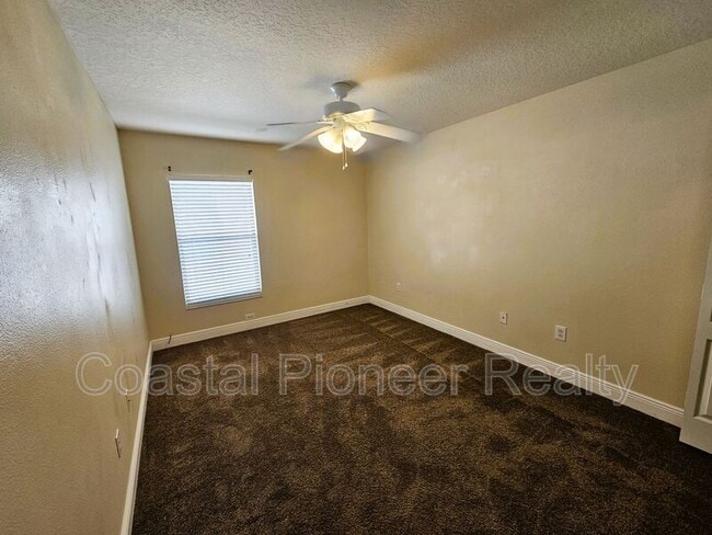 Building Photo - 19317 Seacove Dr