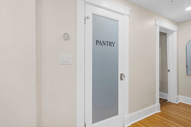 Building Photo - 57 Cook St