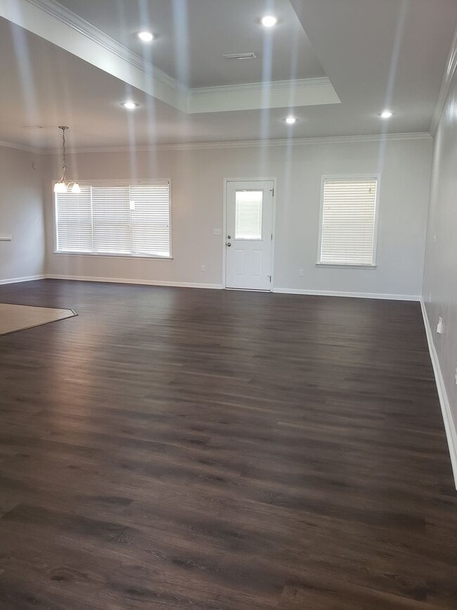 Building Photo - Windsor Trace Subdivision!
