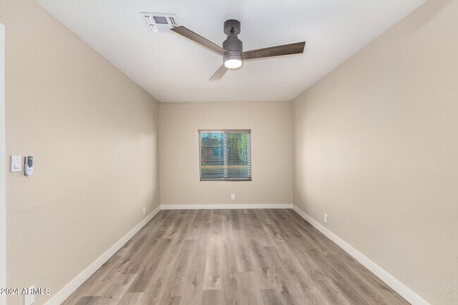 Building Photo - 1602 W Rockwood Dr
