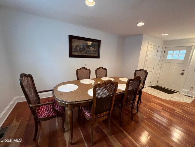 Building Photo - 223 Lake Ave