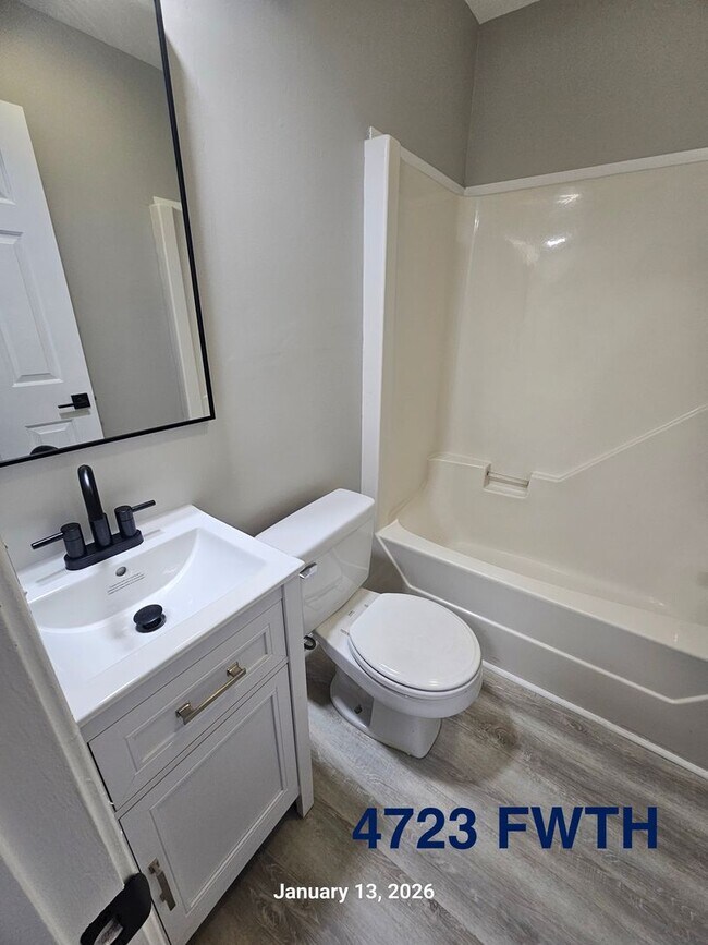 Building Photo - FAIRWAY TOWNHOMES