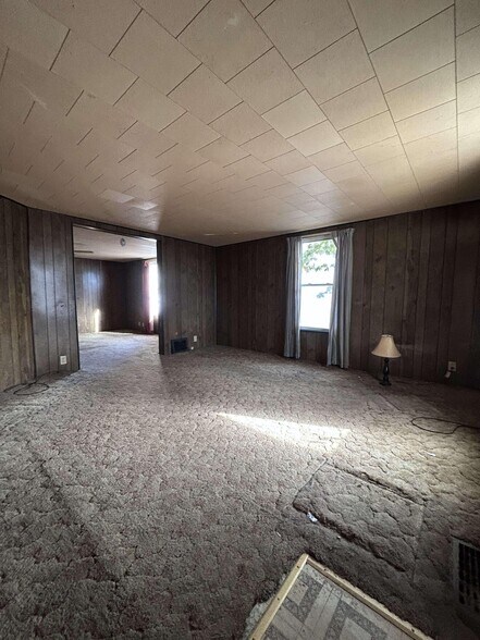 Building Photo - 2124 1st Ave