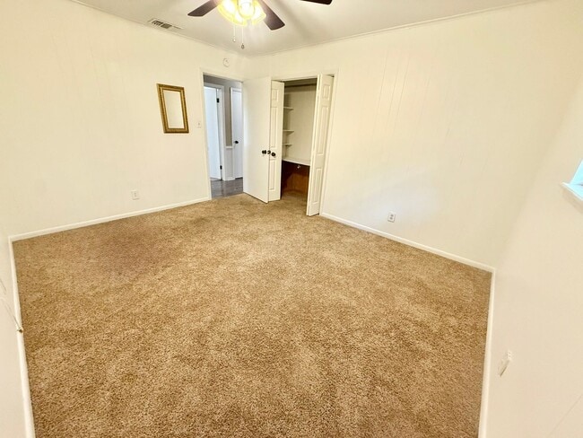 Building Photo - 4-bed/2-bath in South Tyler!