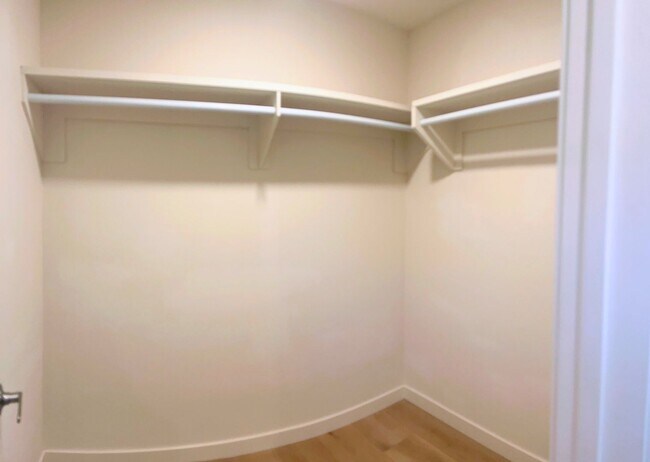 Building Photo - Idaho (Apfeld)