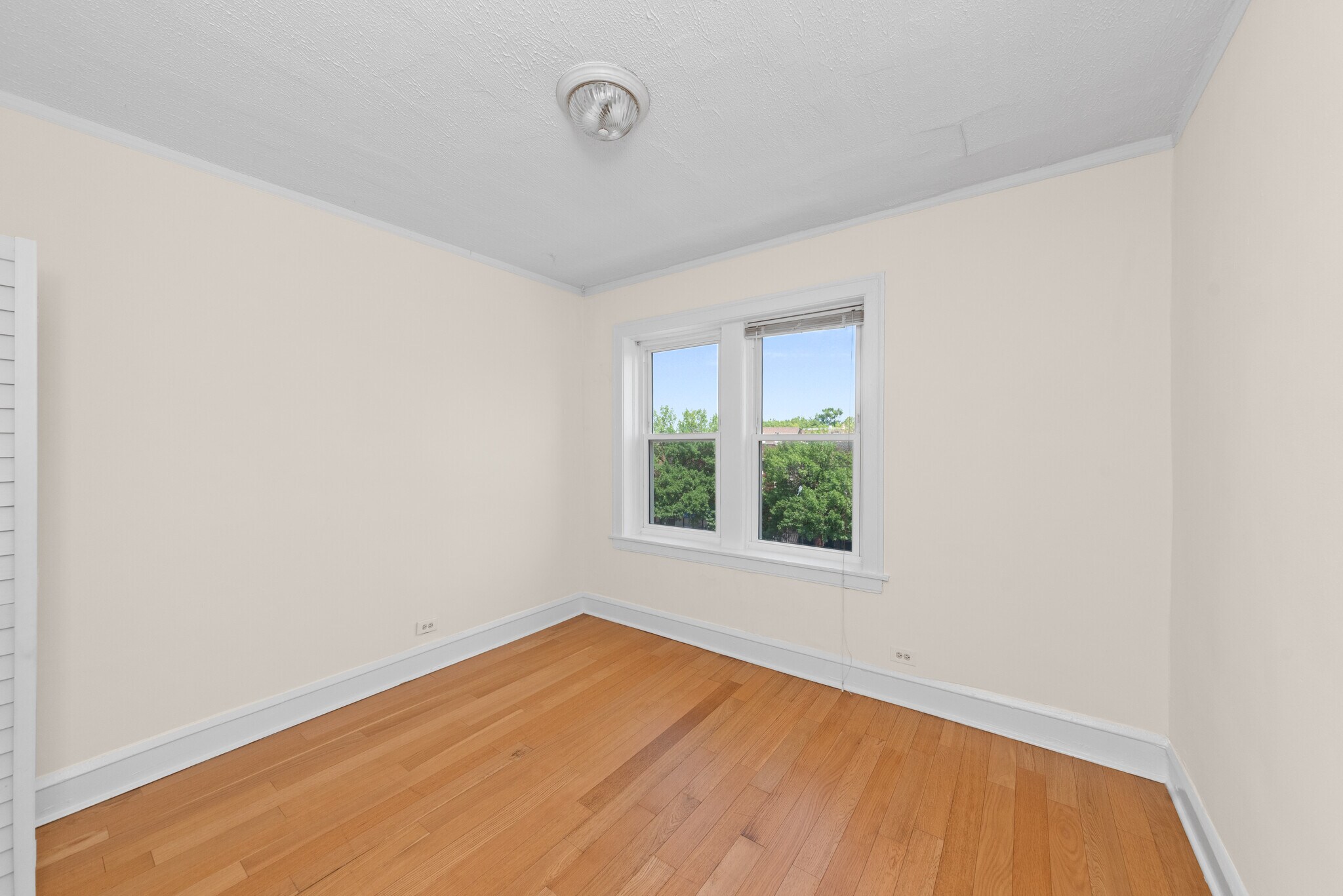 Building Photo - 2349 N Drake Ave