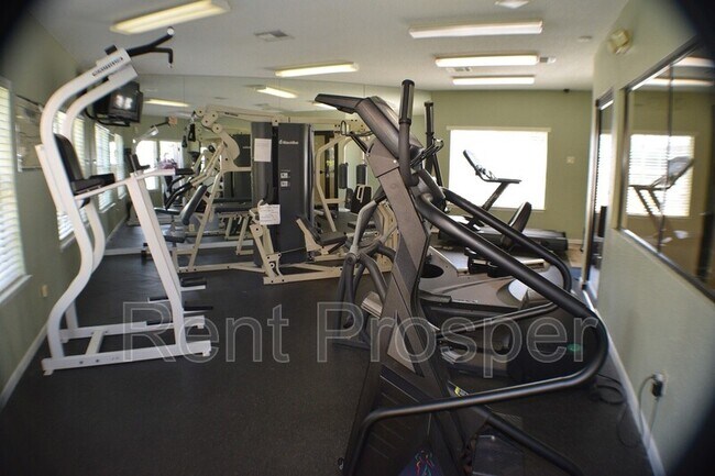 Building Photo - 4401 Thornbriar Ln