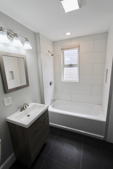 Building Photo - 19 Elder St