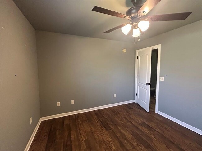 Building Photo - 4054 W Olive Tree Dr