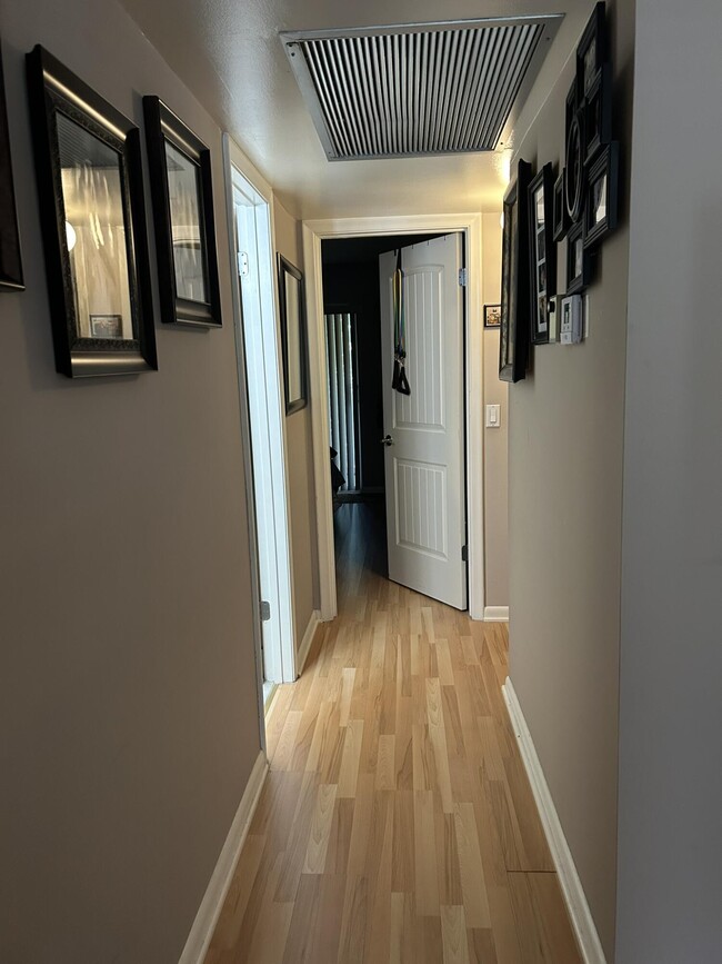 Building Photo - 570 Durham Cir