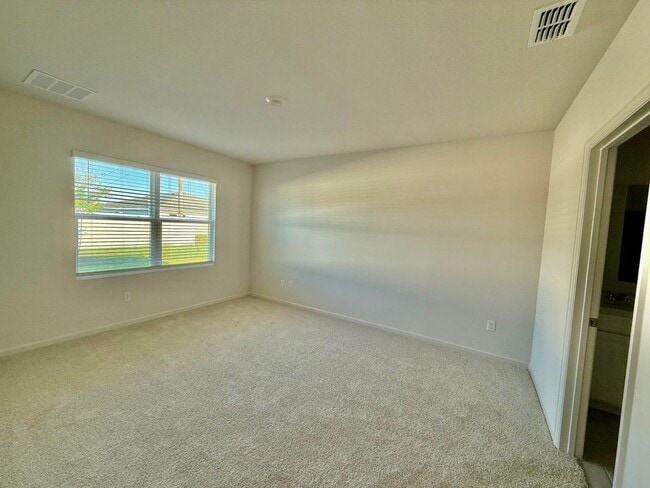 Building Photo - 4610 SW Obelisk St