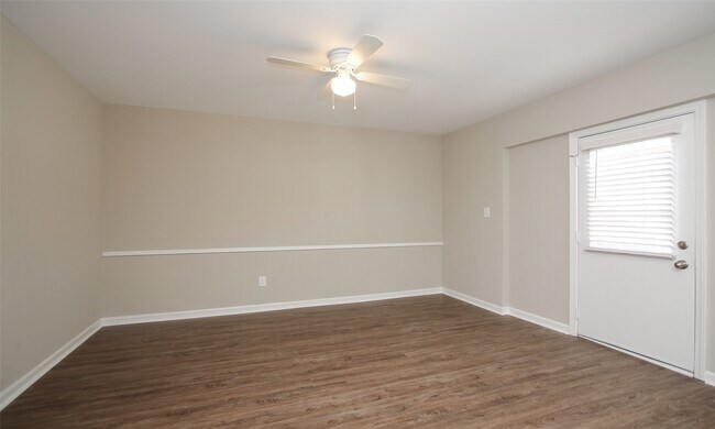 Building Photo - 1547 Airline Dr