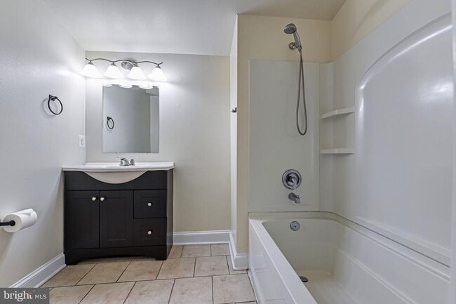 Building Photo - 1615 Grange Rd