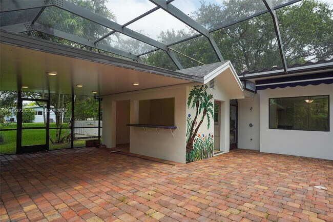 Building Photo - 6230 SW 112th St