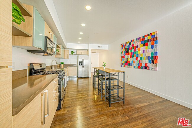 Building Photo - 1234 Wilshire Blvd