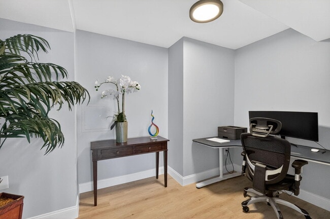 Building Photo - 8125 Crespi Blvd