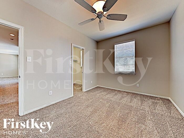 Building Photo - 1505 Chestnut Dr