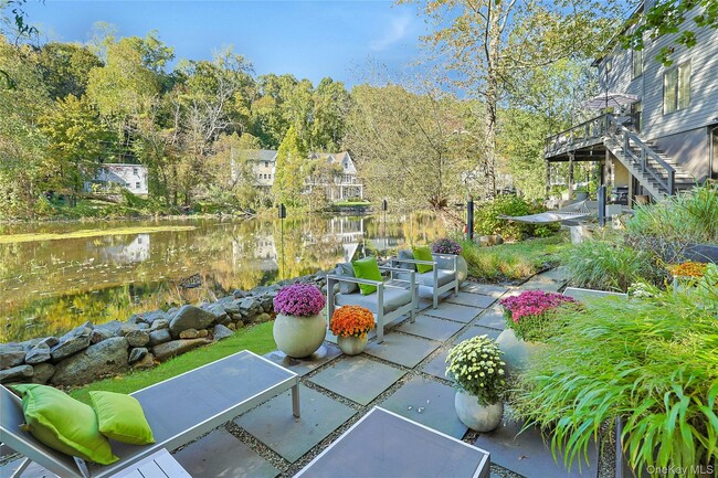 Building Photo - 188 Ferdon Ave