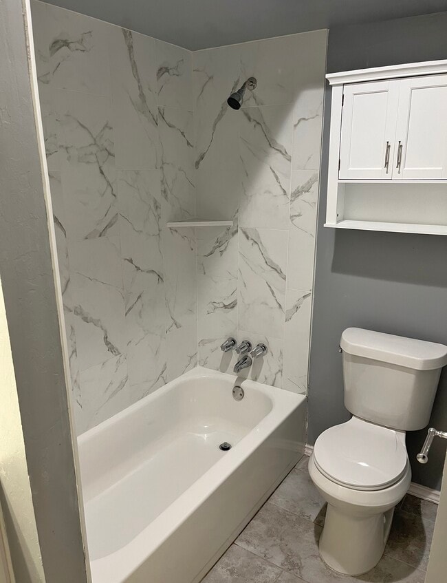 Building Photo - 6700 N Meridian Ave