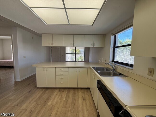 Building Photo - 123 SW 47th Terrace