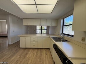 Building Photo - 123 SW 47th Terrace