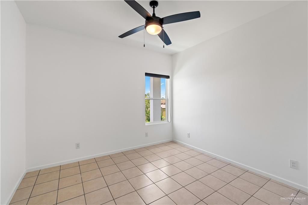 Building Photo - 418 N 3rd St