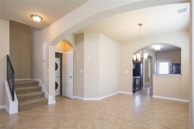 Building Photo - 517 Katmai Cir