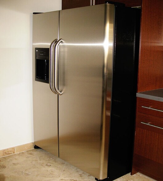 stainless steel appliances - 455 N Spaulding Ave