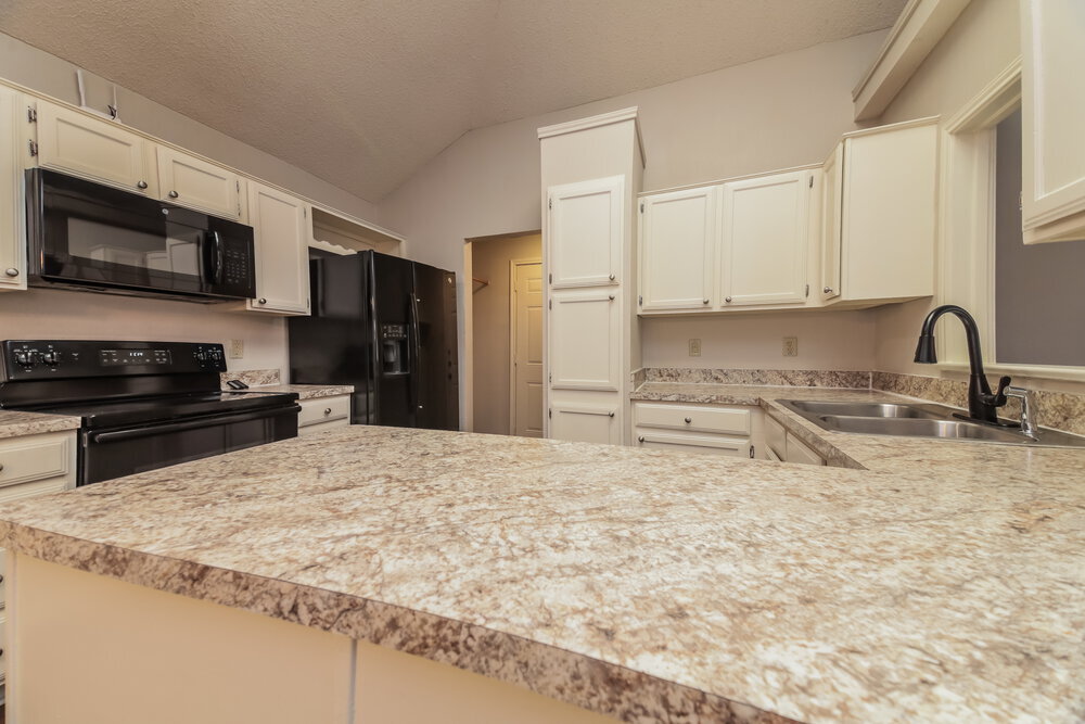 Building Photo - 9723 Pinehurst Ln