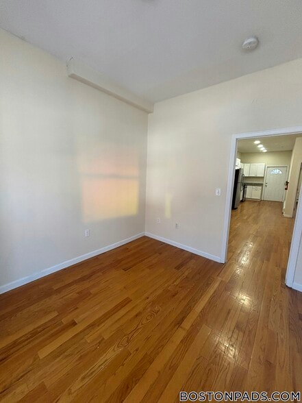 Building Photo - 16 Chelsea St